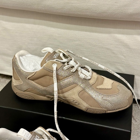 NIB Versace Women's Sneakers 9.5 - Picture 6 of 8